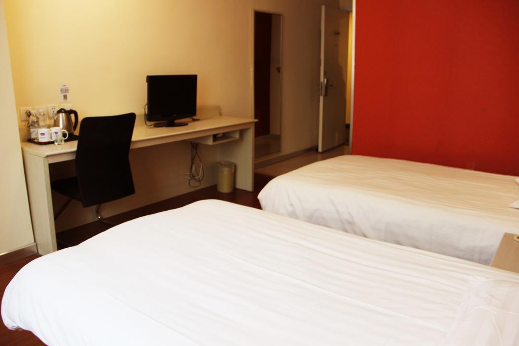 Hongjialou Hanting Hotel Ji'Nan Baotuquan חדר תמונה